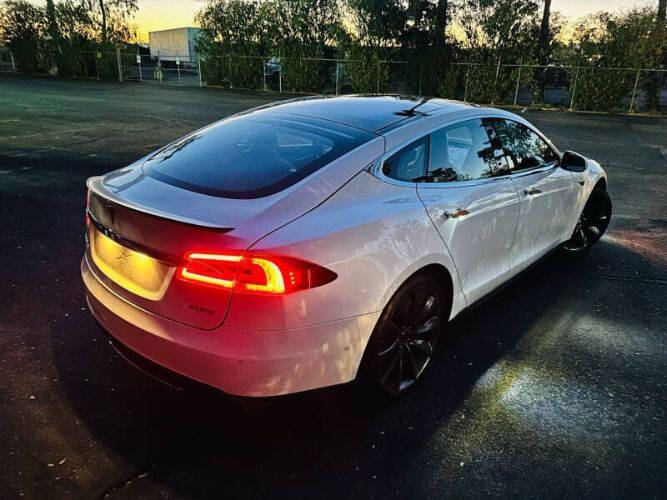 2015 Tesla Model S P85D
