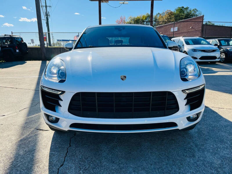 2017 Porsche Macan Base photo 3