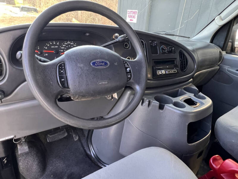 2005 Ford E-Series E-250