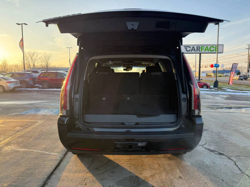 2016 Cadillac Escalade Luxury Collection