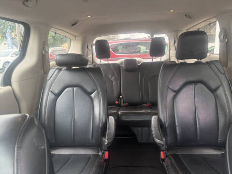 2019 Chrysler Pacifica Touring L