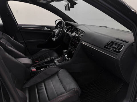 2020 Volkswagen Golf GTI SE