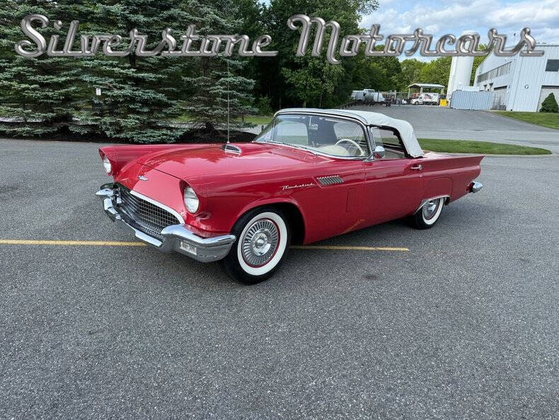 1957 Ford Thunderbird