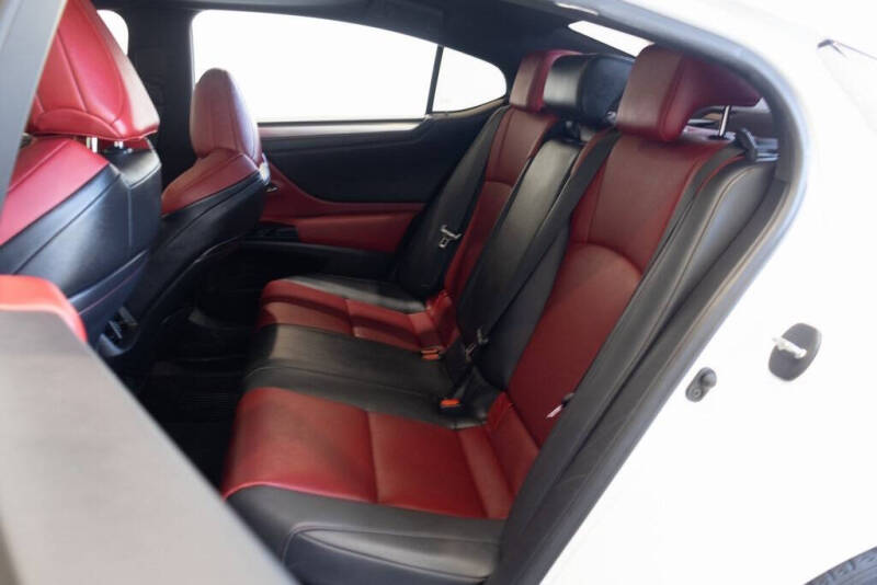 2022 Lexus ES 300h F SPORT