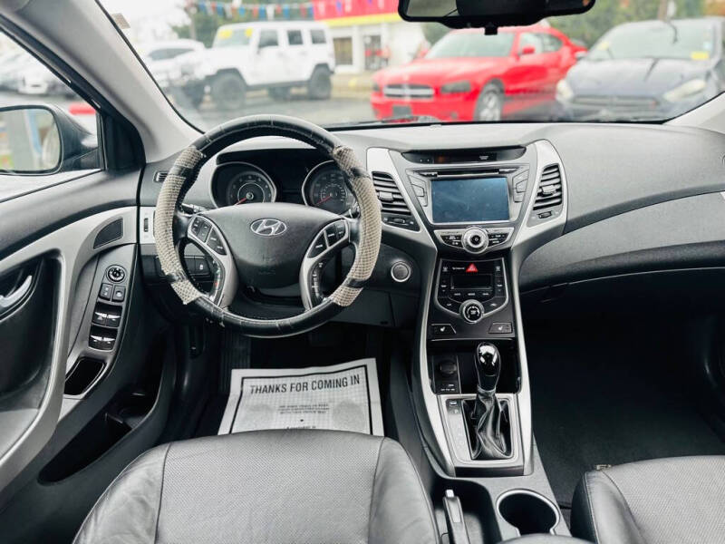 2014 Hyundai Elantra SE