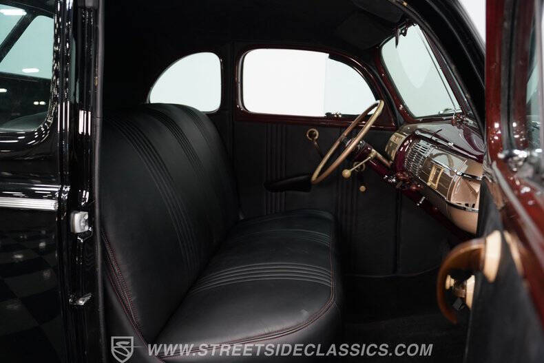 1940 Ford Deluxe