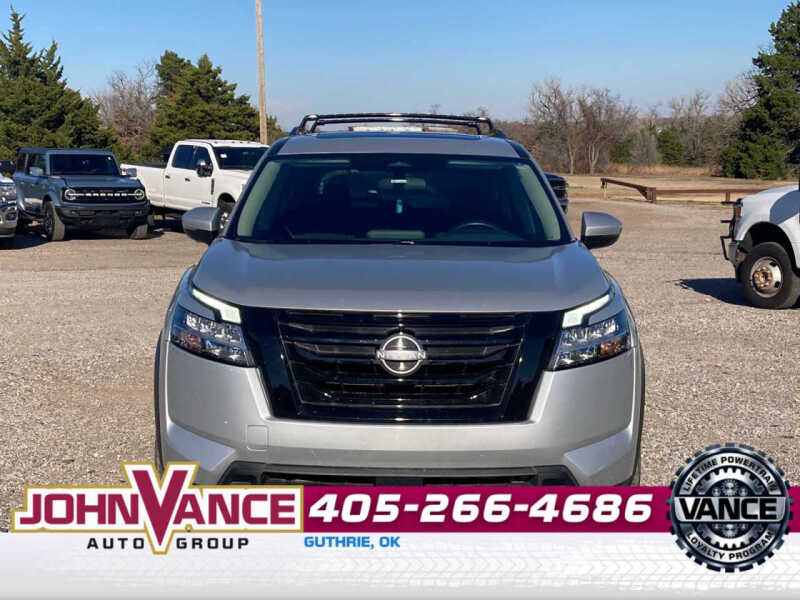 2022 Nissan Pathfinder SV