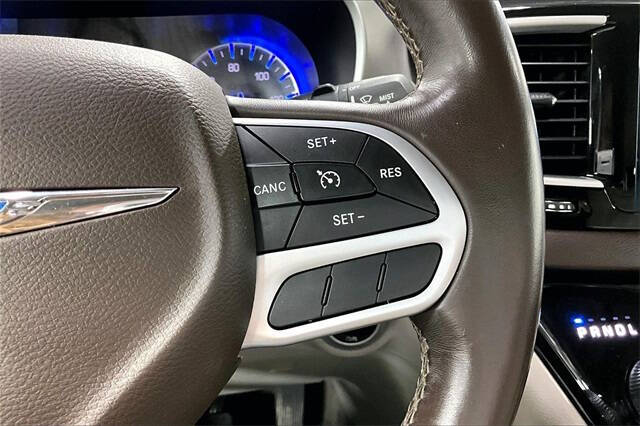 2017 Chrysler Pacifica Touring-L