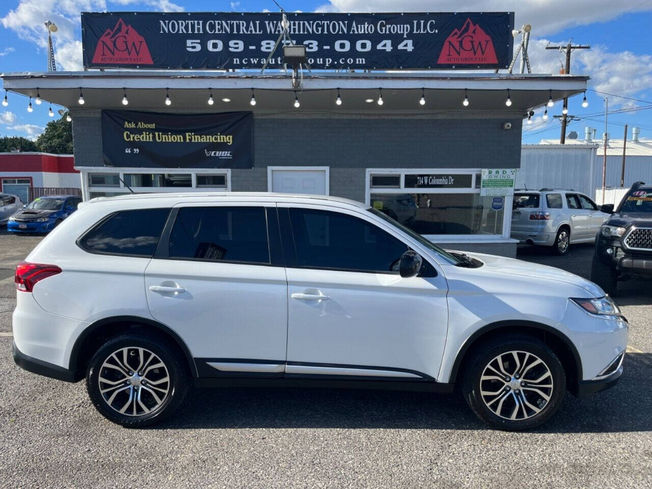 2016 Mitsubishi Outlander for sale at NCW AUTO GROUP in Kennewick, WA