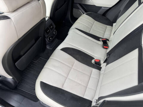 2019 Land Rover Range Rover Velar P380 R-Dynamic SE