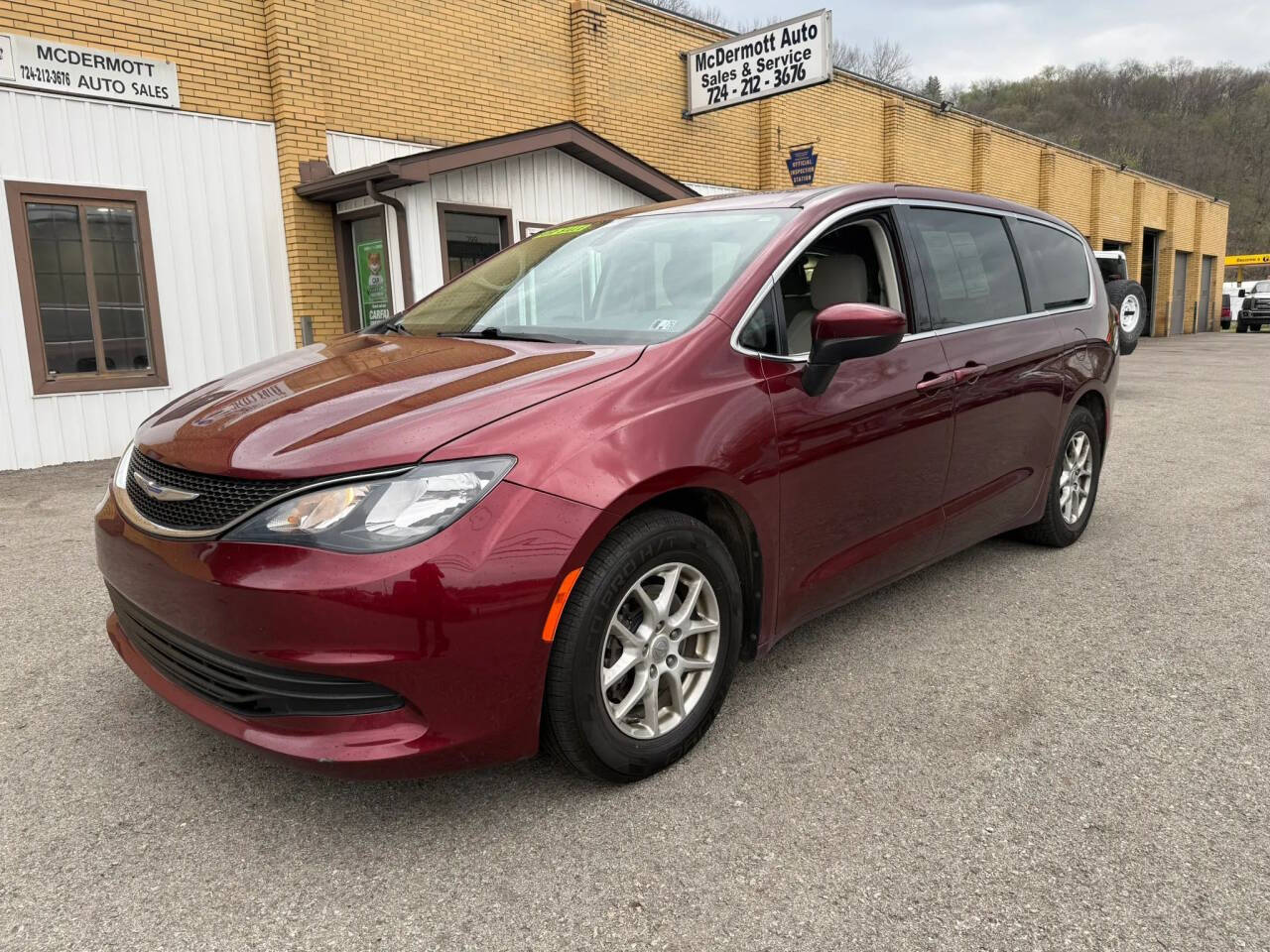 Dk. Red 2017 Chrysler Pacifica Touring Touring 4dr Mini-Van 1