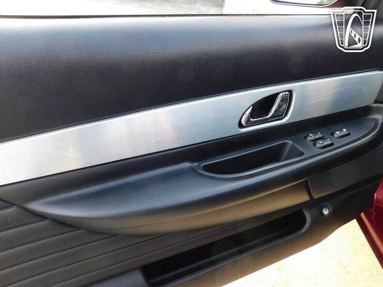 2004 Ford Thunderbird Deluxe