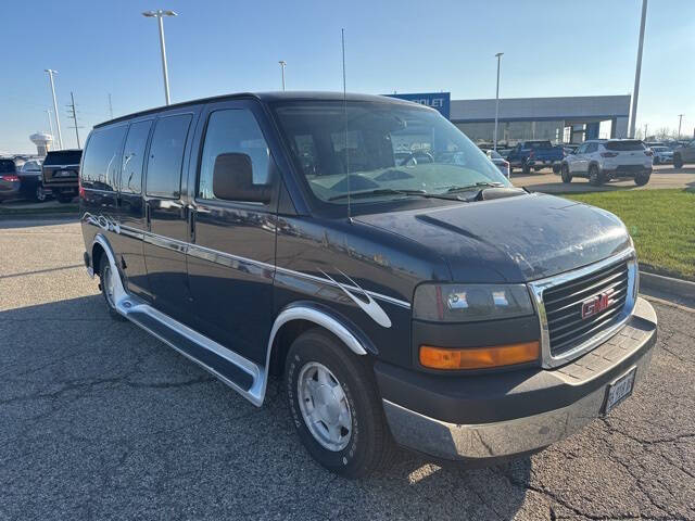 Used 2005 GMC Savana Base with VIN 1GDFG15T951243656 for sale in Bloomington, IL