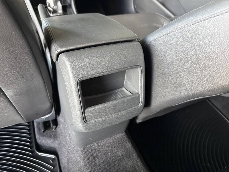 2018 Volkswagen Passat 2.0T R-Line