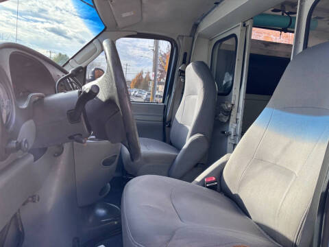 2005 Ford E-Series E-350 SD