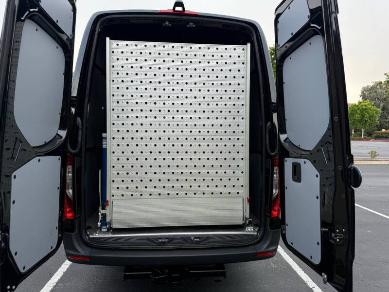 2023 Mercedes-Benz Sprinter 2500