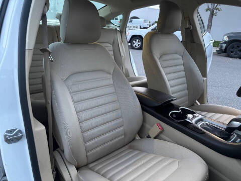 2014 Ford Fusion Hybrid SE