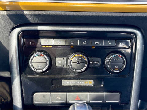 2017 Volkswagen Beetle 1.8T Dune