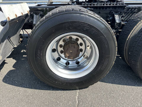 2016 Volvo VNL