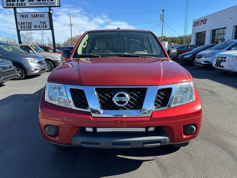 2014 Nissan Frontier SV photo 2