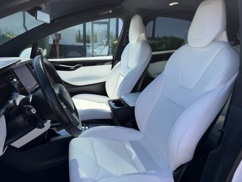 2019 Tesla Model X Standard Range
