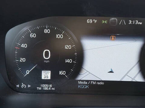 2016 Volvo XC90 T6 Momentum