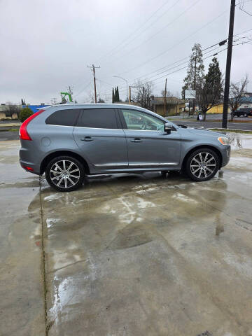 2016 Volvo XC60 T5 Drive-E Premier