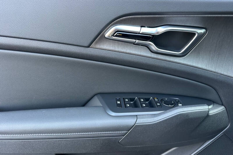 2026 Kia Sportage Plug-In Hybrid X-Line