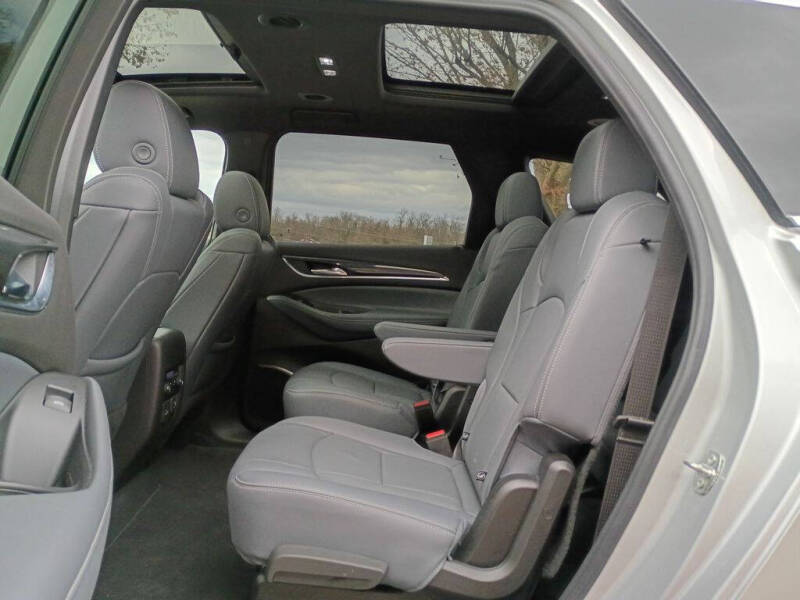 2022 Buick Enclave Essence