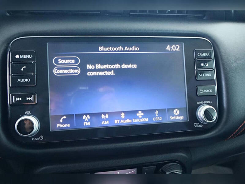 2022 Nissan Kicks SR