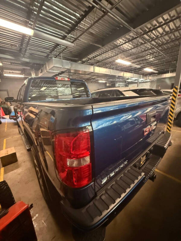 Image of 2015 GMC Sierra 1500 Denali