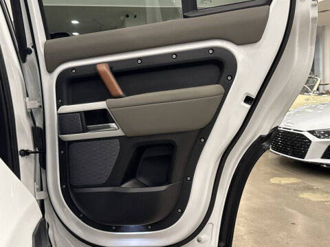 2021 Land Rover Defender 110 SE