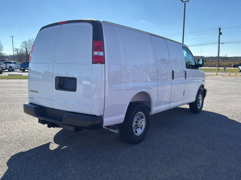 2025 Chevrolet Express 2500