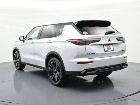 2026 Mitsubishi Outlander LE