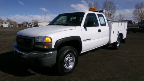 2006 GMC Sierra 2500HD for sale at John Roberts Motor Works Company in Gunnison CO