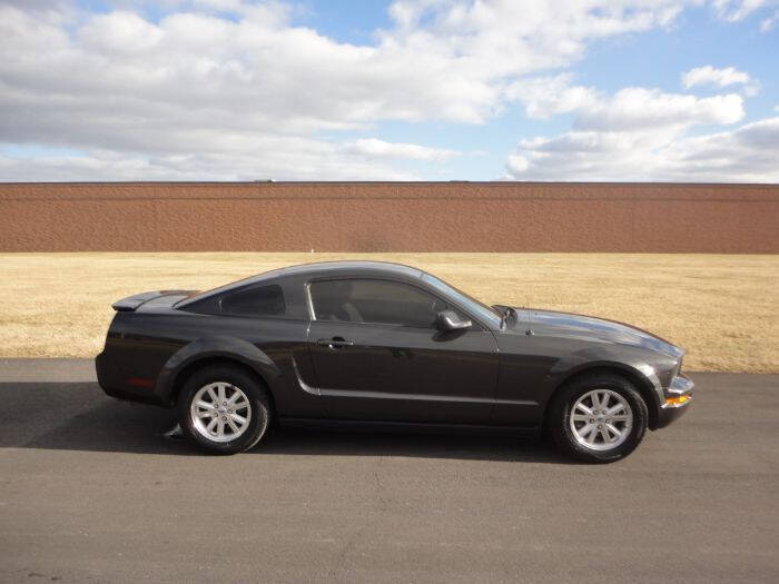 2007 Ford Mustang V6 Deluxe