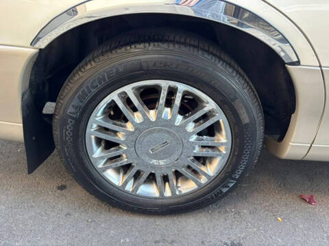 2007 Lincoln Town Car Signature Limited