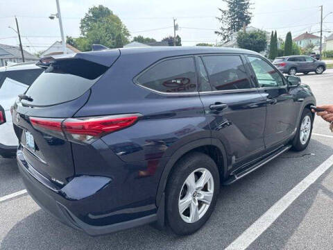 2021 Toyota Highlander LE