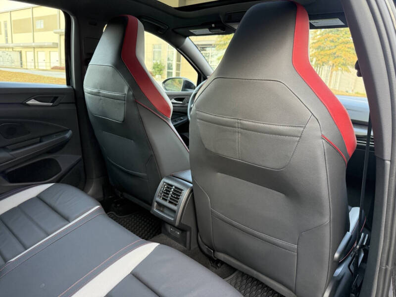 2024 Volkswagen Golf GTI SE