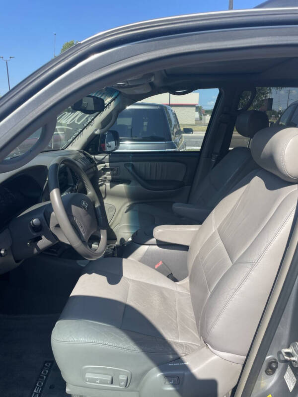 2004 Toyota Sequoia Limited