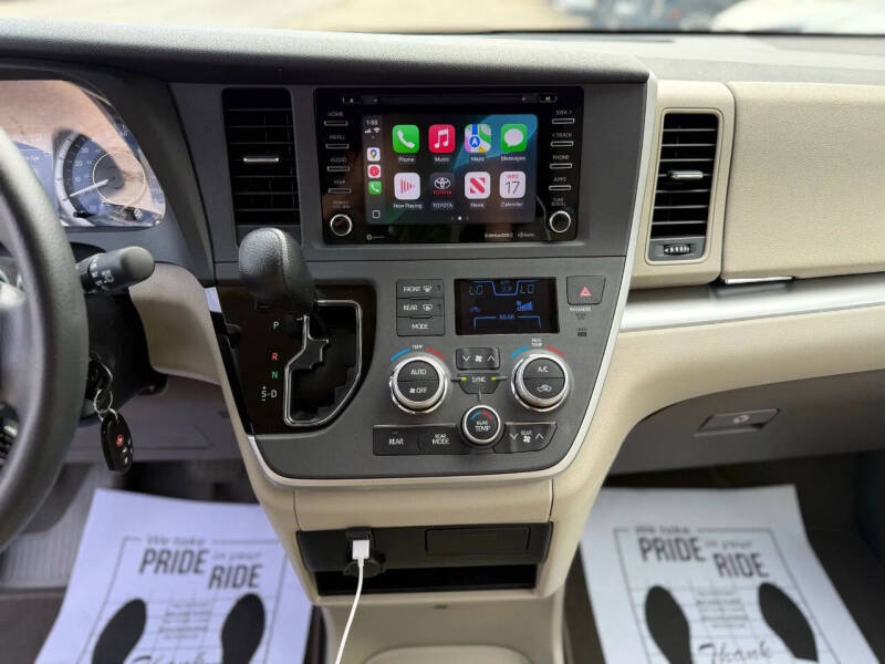 2020 Toyota Sienna LE 8-Passenger