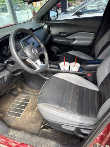 2023 Nissan Kicks SR