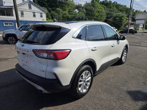 2020 Ford Escape SE