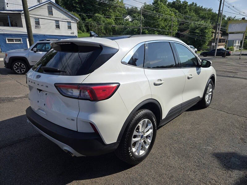 2020 Ford Escape SE