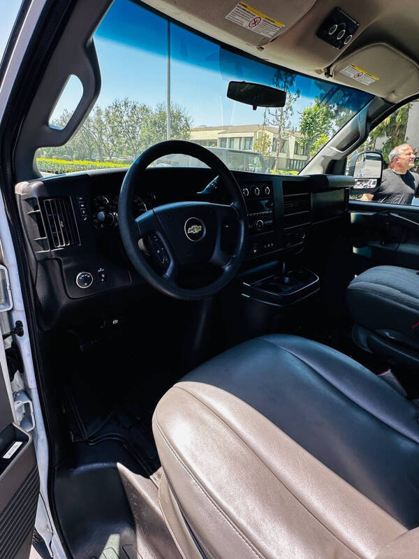 2017 Chevrolet Express LT 3500