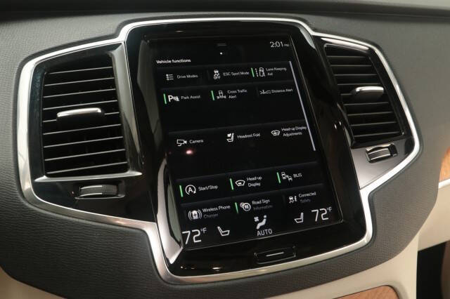 2022 Volvo XC90 T5 Momentum