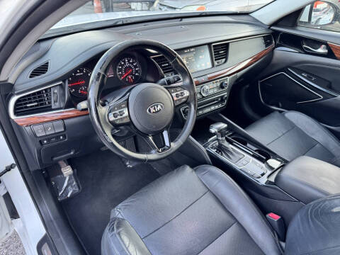 2017 Kia Cadenza Premium