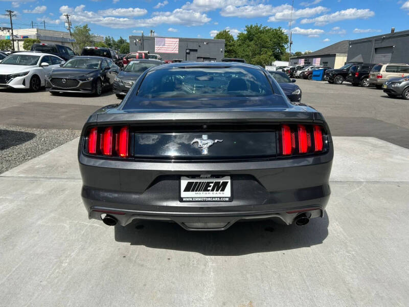 2017 Ford Mustang V6