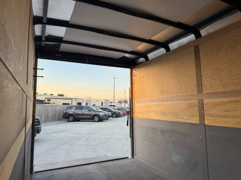 2024 Interstate Enclosed