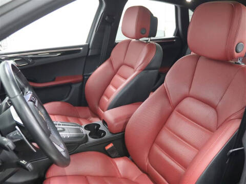 2020 Porsche Macan S